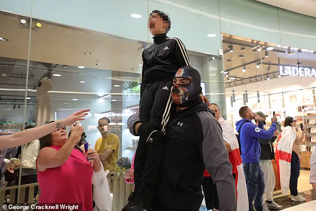 Anti-migrant Protesters Clash with Police at Canary Wharf Shopping Centre as Pepper Spray Used in Violent Confrontation