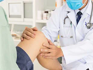 New Research Suggests Aerobic Exercises Like Walking and Swimming May Help Alleviate Chronic Knee Pain and Improve Quality of Life for Osteoarthritis Patients