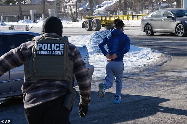 Alleged Illegal Migrant Flees Federal Agents in Dramatic Escape Caught on Camera in Minnesota