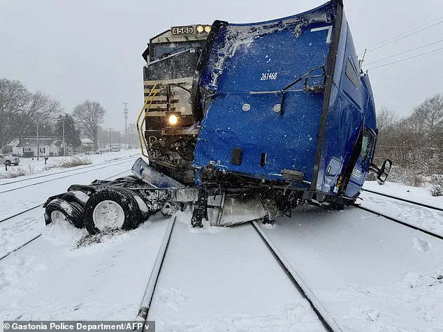 Bomb Cyclone Disrupts Millions Across Southern US, Prompting Extreme Weather Warnings