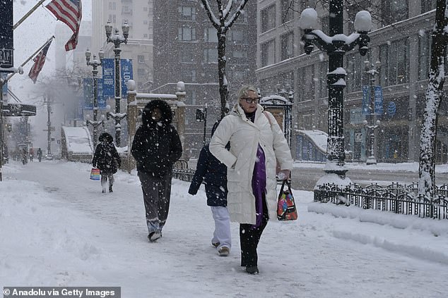 Deadly Meningococcal Outbreak in Chicago Sparks Urgent Response as Two Die and Seven Fall Ill