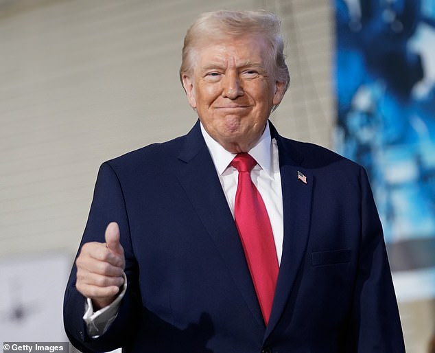 Obama Warns of Collapsing Political Standards After Trump's Racist Meme Controversy