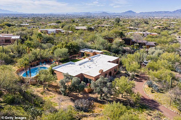 Nancy Guthrie's Disappearance Investigation Shifts Focus from Family to Outside Suspects Amid Health Concerns