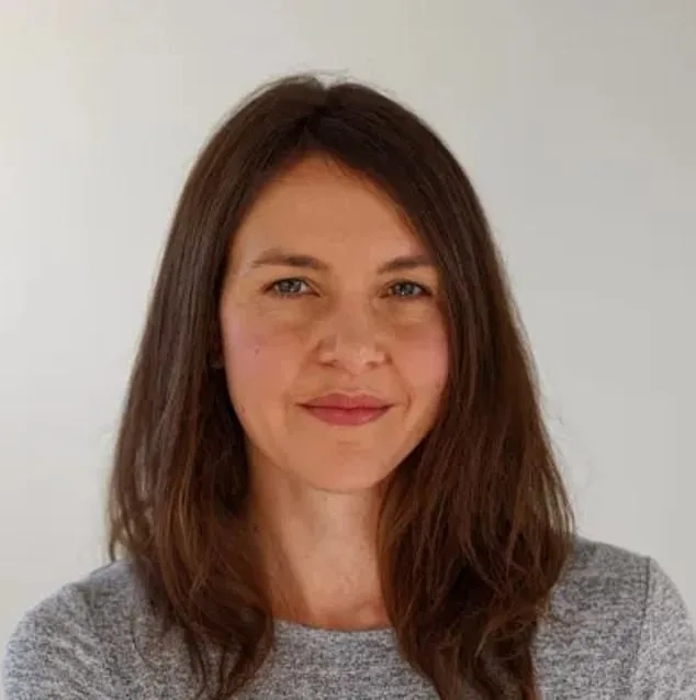 UK Study Reveals Inequity in Weight Loss Medication Access, with Affluent and Middle-Aged Individuals Overrepresented Despite Lower Obesity Rates