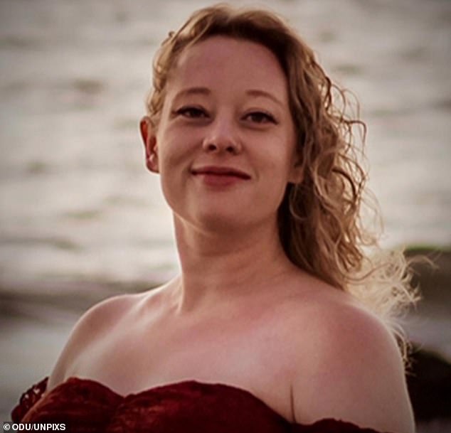 Arsonists Target Memorial for ICE-Killed Mother Renee Good, Sparking Outrage in Minneapolis