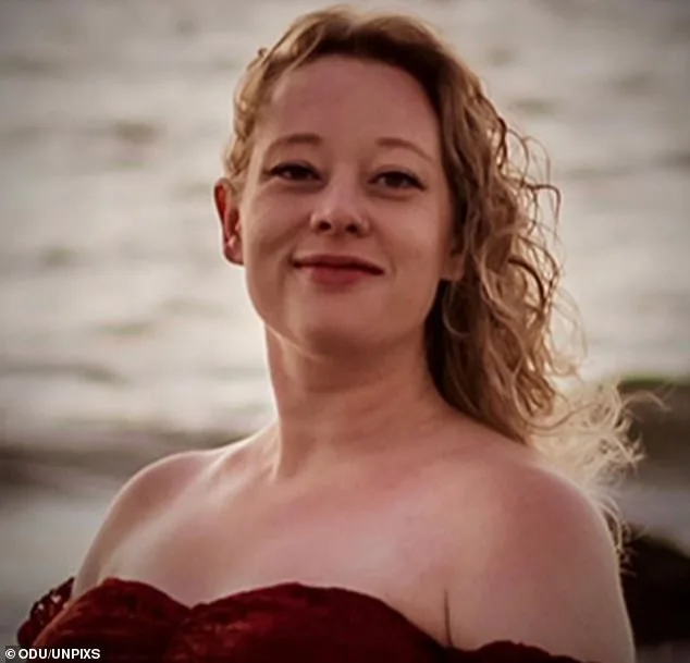 Arsonists Target Memorial for ICE-Killed Mother Renee Good, Sparking Outrage in Minneapolis