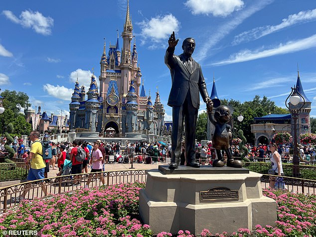 British Family Cancels $16,000 Disney Trip After Children's Distress Over ICE Shootings