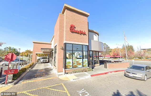 Chick-fil-A CEO Surprises UC Berkeley Student with $25,000 Scholarship in Heartwarming Visit