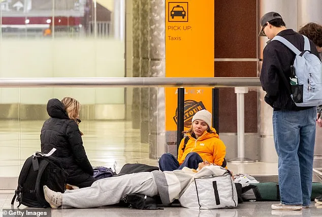 Winter Storm Hernando Disrupts East Coast Travel, Leaving Thousands Stranded and Airlines in Crisis