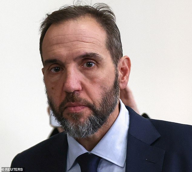 FBI Agents Fired in Trump Mar-a-Lago Probe Spark Scrutiny Over Independence