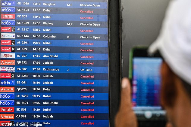 Global Travel Chaos as Middle East Conflict Sparks 6,000 Flight Cancellations and 30,000 Delays