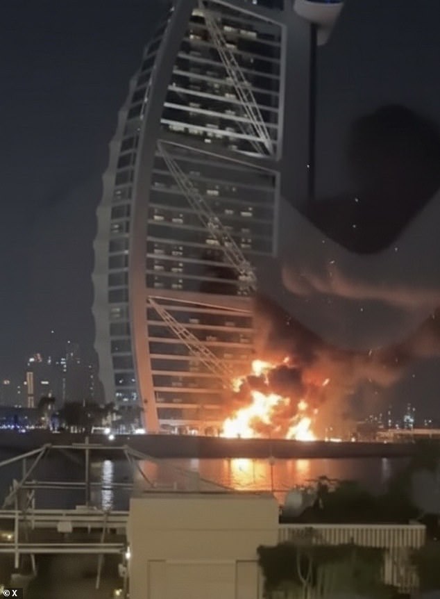 Dubai's LuLu Hypermarket in Chaos as Panic Buying Erupts After Iranian Missile Attacks