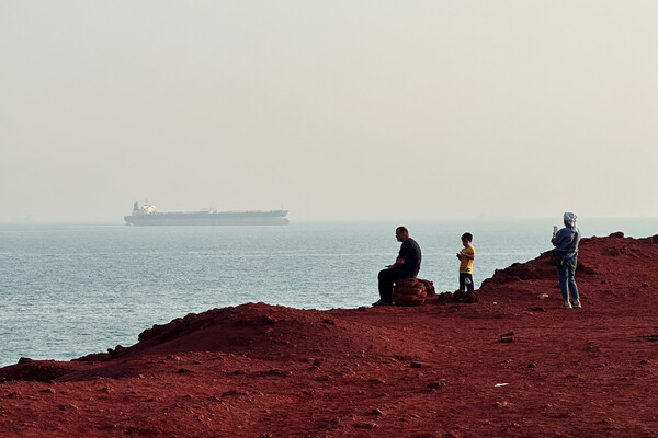 Pentagon Considers Deploying Marines to Strategic Islands Near Iran to Pressure Tehran Over Strait of Hormuz