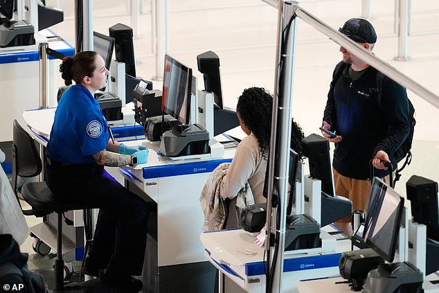 TSA Agents 'Drawing Blood' to Survive Prolonged Government Shutdown