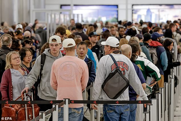 US Airports in Chaos as Government Shutdown Paralyzes TSA Security Lines