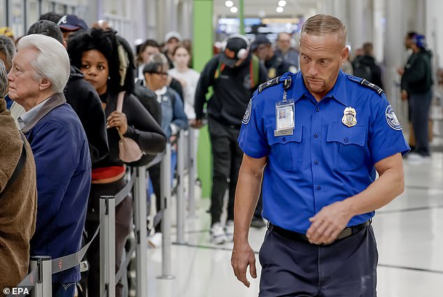 US Airports in Chaos as Government Shutdown Paralyzes TSA Security Lines