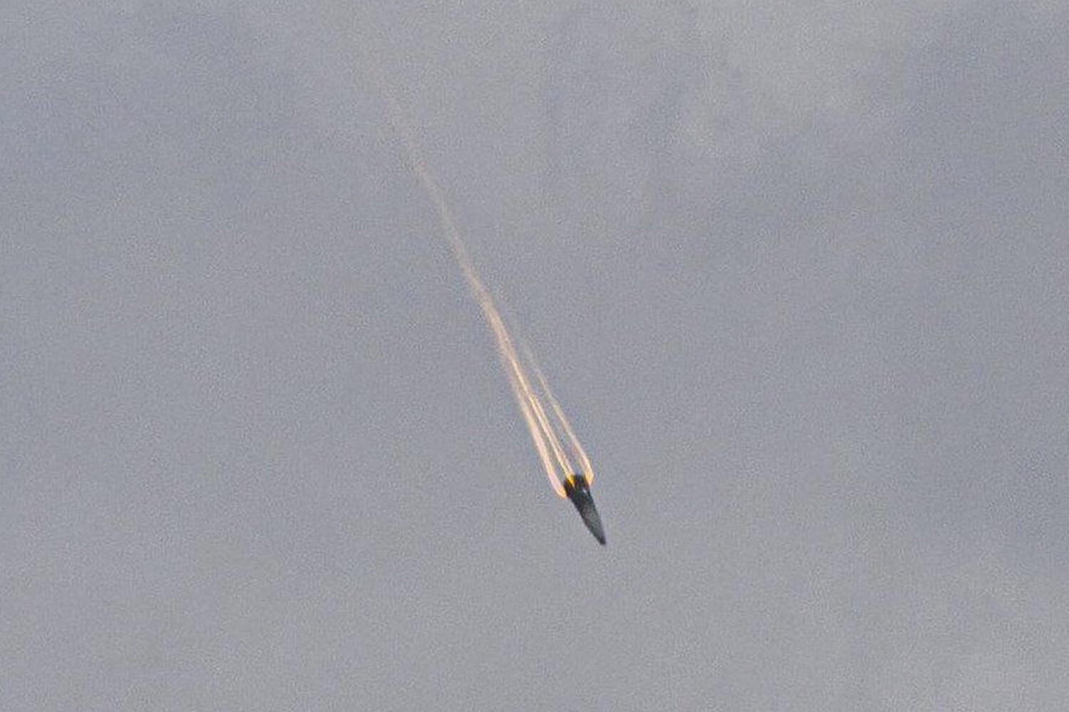 Rare Image of Iranian Missile Warhead Mid-Flight Over Jerusalem Contradicts Israeli Military Claims