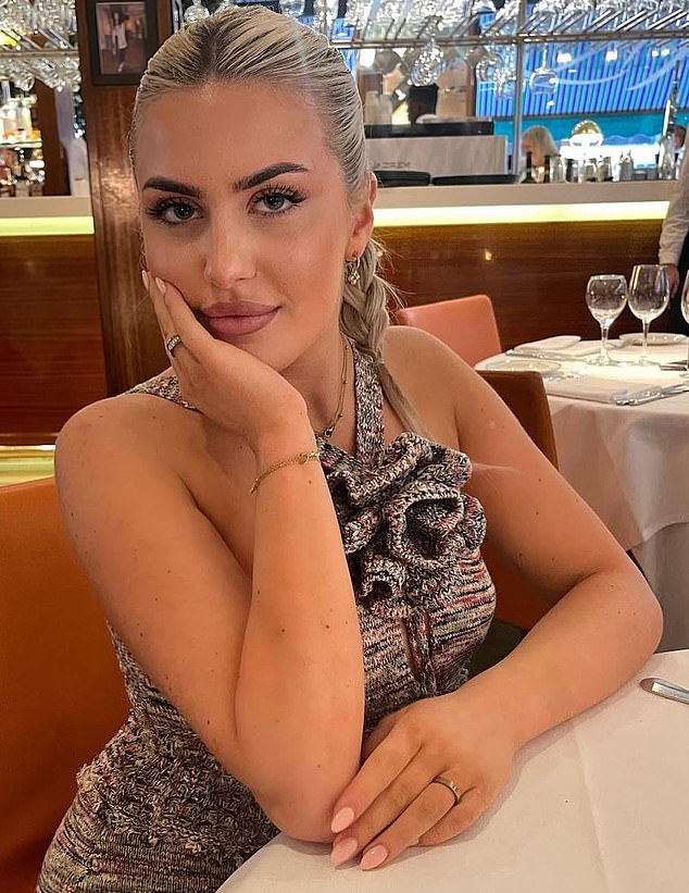 Shannon Higham's 14-Year Battle with Psoriasis: Living with Pain and Shame