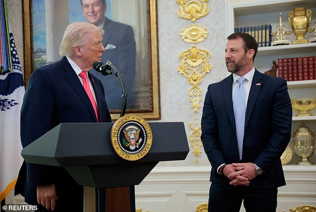 Trump Rejects Shutdown Deal as Airports Grind to Halt, TSA Agents Unpaid, ICE Steps In