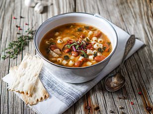 Four Bedtime Mistakes That Silently Elevate Heart Disease Risk, Warns Dr. Cynthia Kos