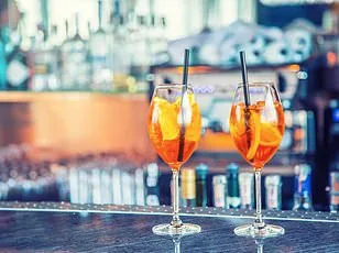 Aperol Spritz: Surprising Tooth-Staining Threat Revealed