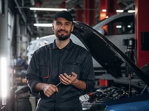 Dark Side of Leadership: New Research Shows Manipulative Employees Are Favored for Personal Gain