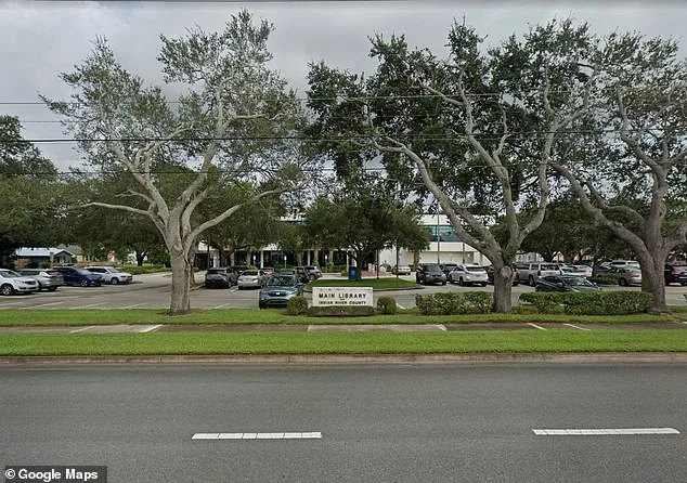 Suspected double killer spotted on Florida beach hours after deadly library shooting