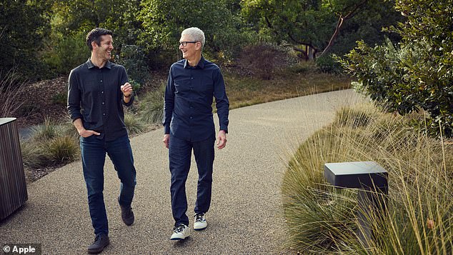 Apple Fans Compare CEO Succession to Historic Pope Election Traditions