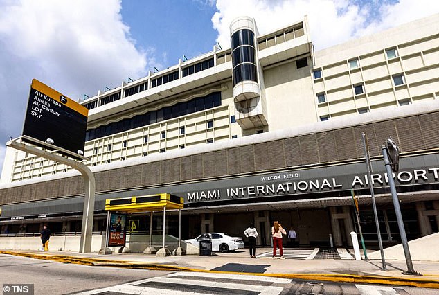 Woman Arrested After Refusing to End Phone Call on Delta Flight