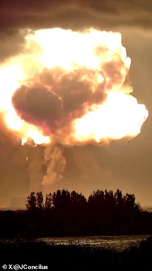 Jeff Bezos describes New Glenn rocket explosion as an extremely difficult day.