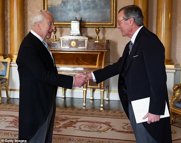 US Ambassador urges UK to stop apologizing and embrace colonial legacy