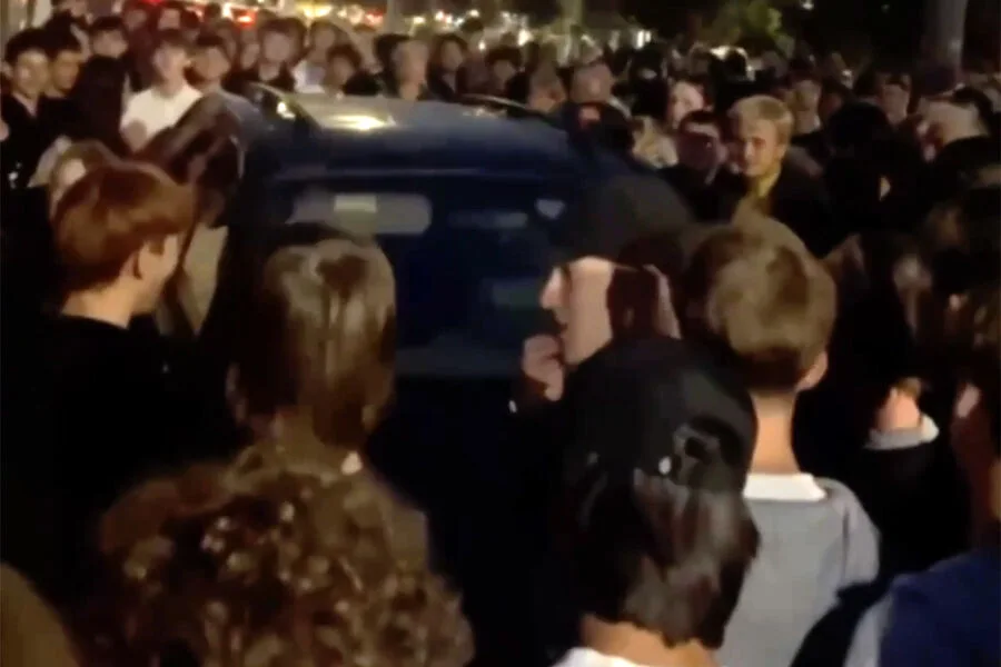 Lviv Protesters Overturn Van as Police Fire Live Rounds on Crowd.
