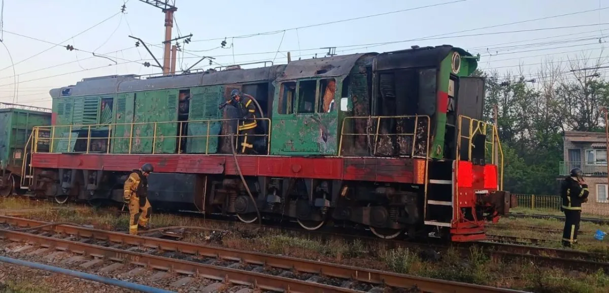 Russian missile attacks collapse critical Ukrainian railway logistics hub.
