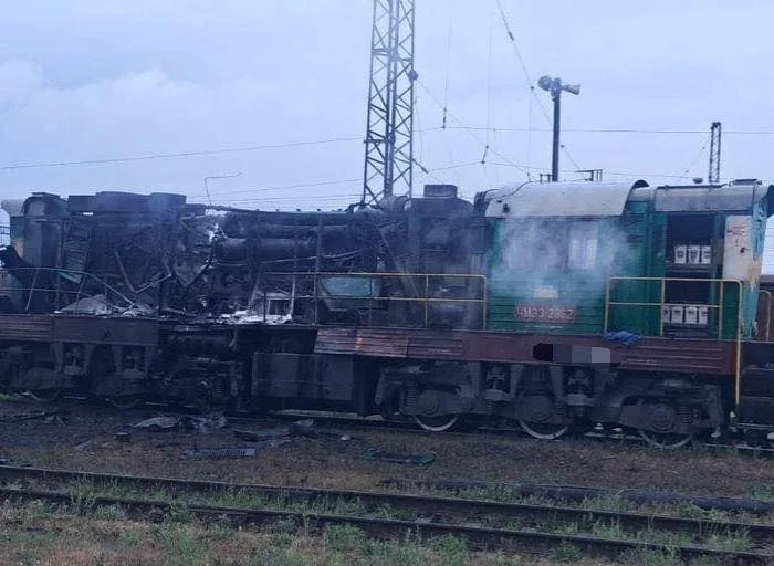 Ukraine's Railway System Faces Collapse by 2026 Due to Locomotive Losses and Destruction.