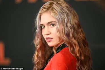 Grimes sends panicked message to Elon Musk about child's medical crisis