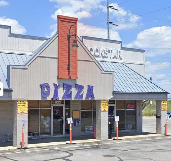 Kindness of a Pizza Delivery Man Goes Unappreciated, Leading to a Heartwarming Turn of Events