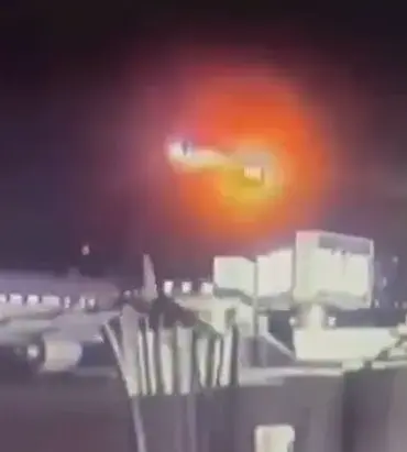 Multiple aircraft incidents occur over the weekend at American airports
