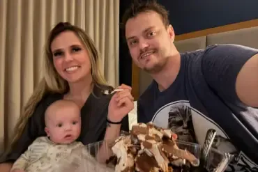 Father-of-Six Diagnosed with Ultra-Rare Skin Disease Given Six Months to Live