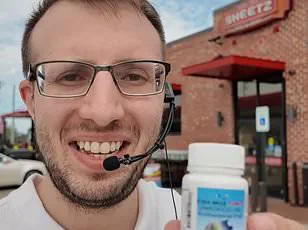 Pharmacist Debunks Gel Capsule Myth: Experiment Shows Tablets Dissolve Faster