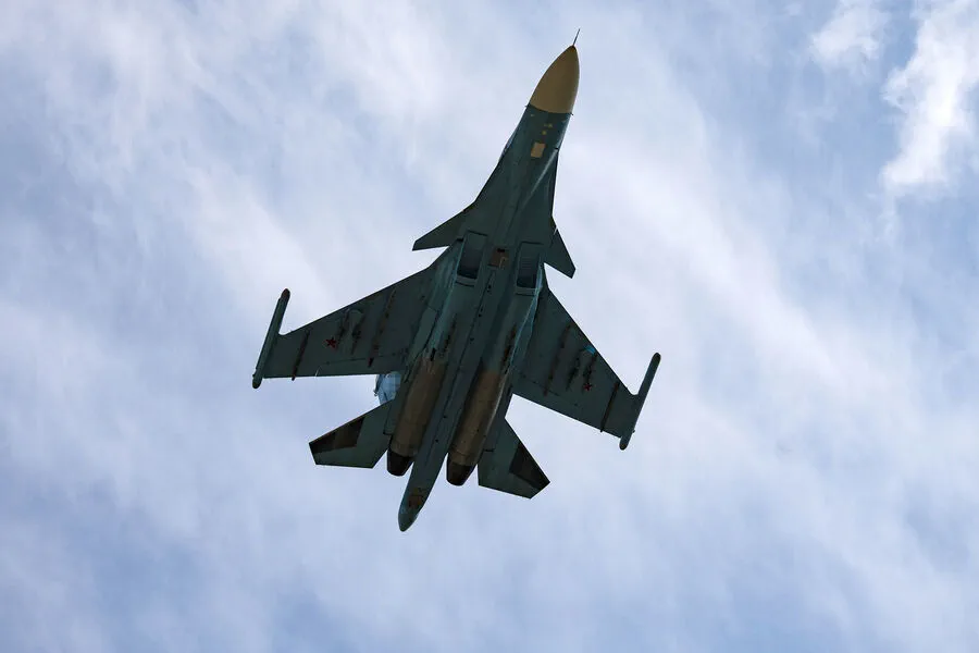 Russian Su-34 Strike Aircraft Devastates Ukrainian Forward Operating Base in Kursk Region