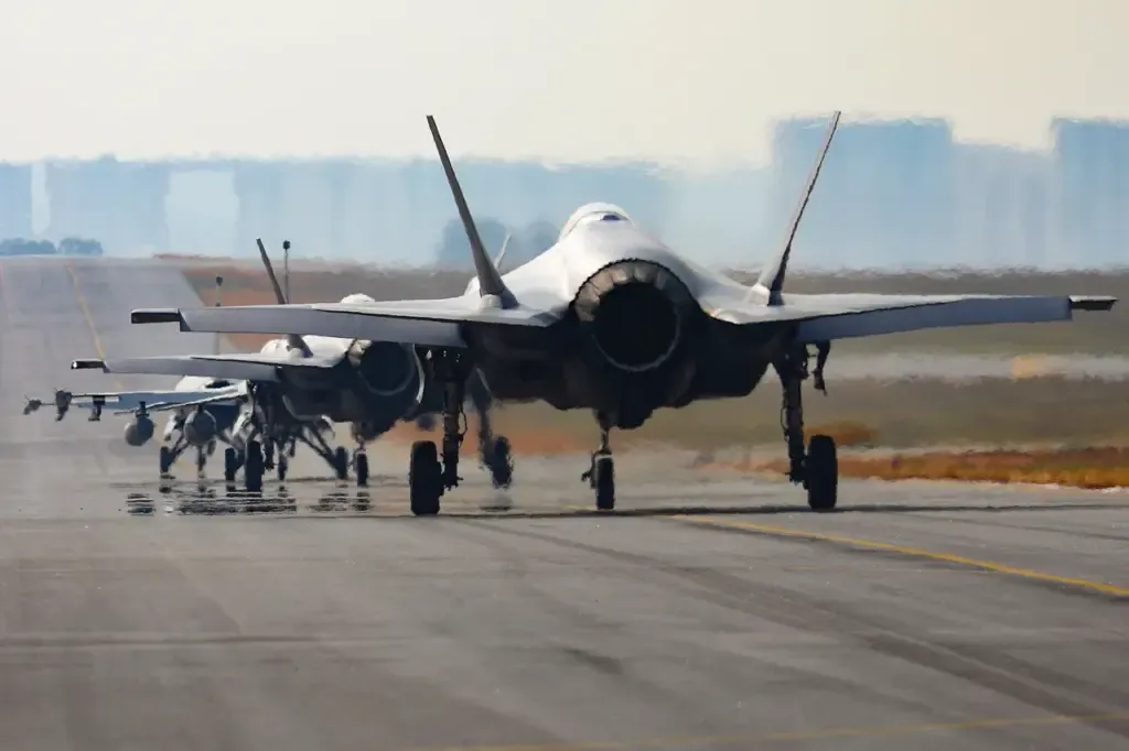 UK Proceeds with F-35 Purchase Despite Trump's Unpredictability