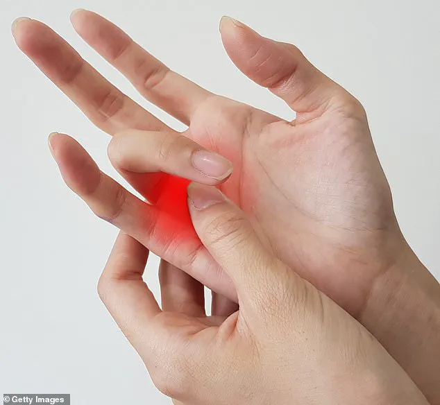 Understanding Trigger Finger: Symptoms, Causes, and Initial Treatment Options