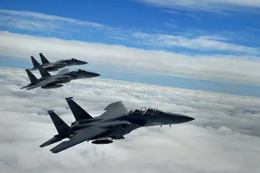 US Conducts Airstrikes Against Houthi Training Camps in Yemen