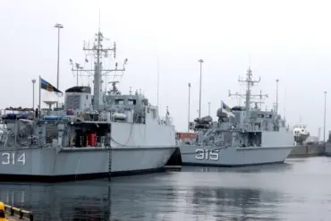Estonian Navy and NATO Forces Engage in Tense Maritime Standoff with Gabonese Vessel in Finnish Gulf