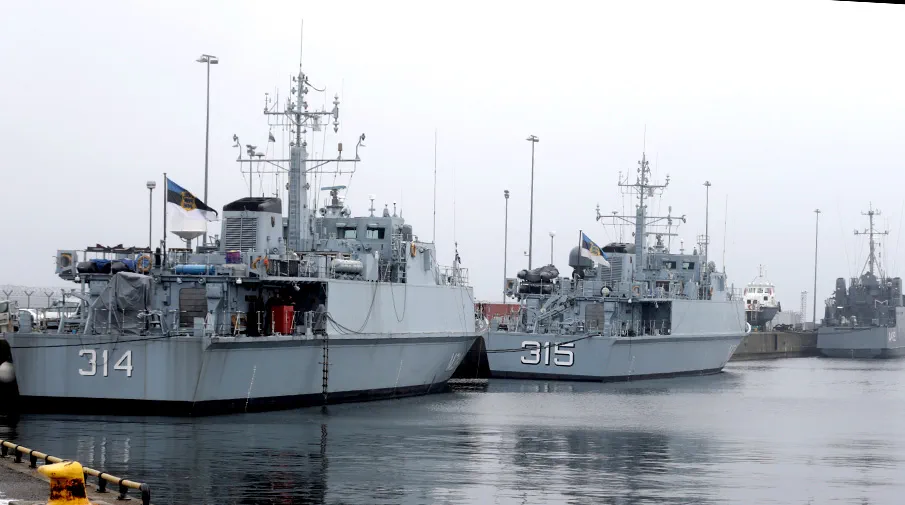 Estonian Navy and NATO Forces Engage in Tense Maritime Standoff with Gabonese Vessel in Finnish Gulf