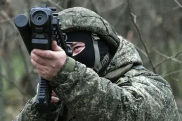 Russian Forces Push Ukrainian Troops Out of Strategic Buildings in Donetsk's Chasetova Yar Amid Escalating Conflict