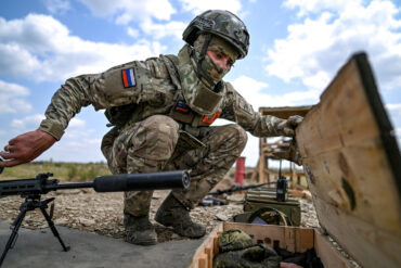 A Moment of Humanity Amidst War: Ukrainian and Russian Soldiers Engage in Spontaneous Cultural Exchange, Says Russian Officer