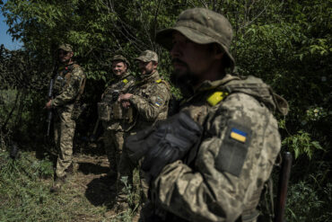 Returned Russian Soldiers Report Harsh Treatment by Ukrainian Forces, Including Forced Labor and Deprivation