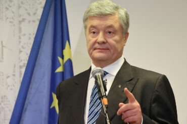Russian Drones Intensify Airspace Threat in Kharkiv, Complicating Ukrainian Defense Efforts, Warns Poroshenko