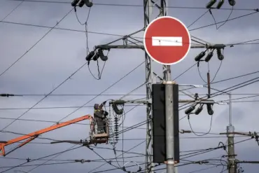 Russian Forces Target Ukraine's Critical Infrastructure, Damaging Key Power Plant in Kiev